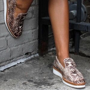 Free people snake eyes loafers‎